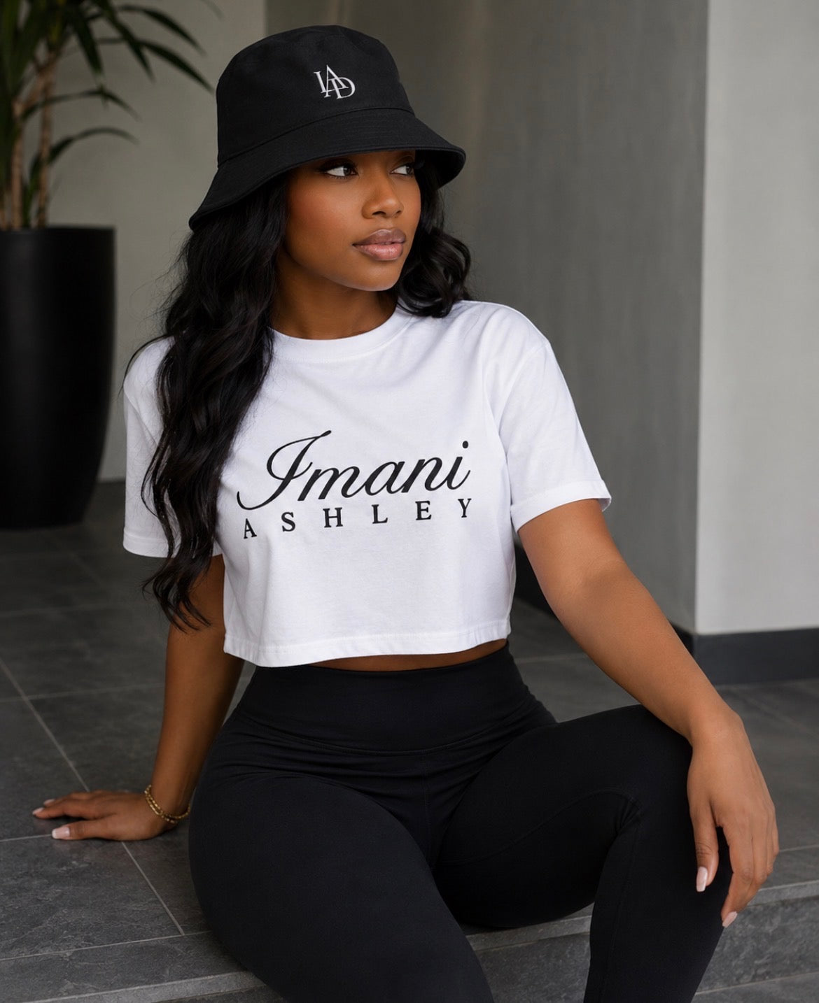 Signature Women’s crop top